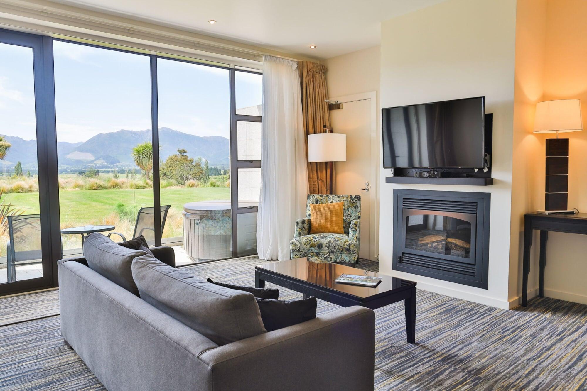 Braemar Lodge And Spa Hanmer Springs Εξωτερικό φωτογραφία Living room at The Landing Resort and Spa