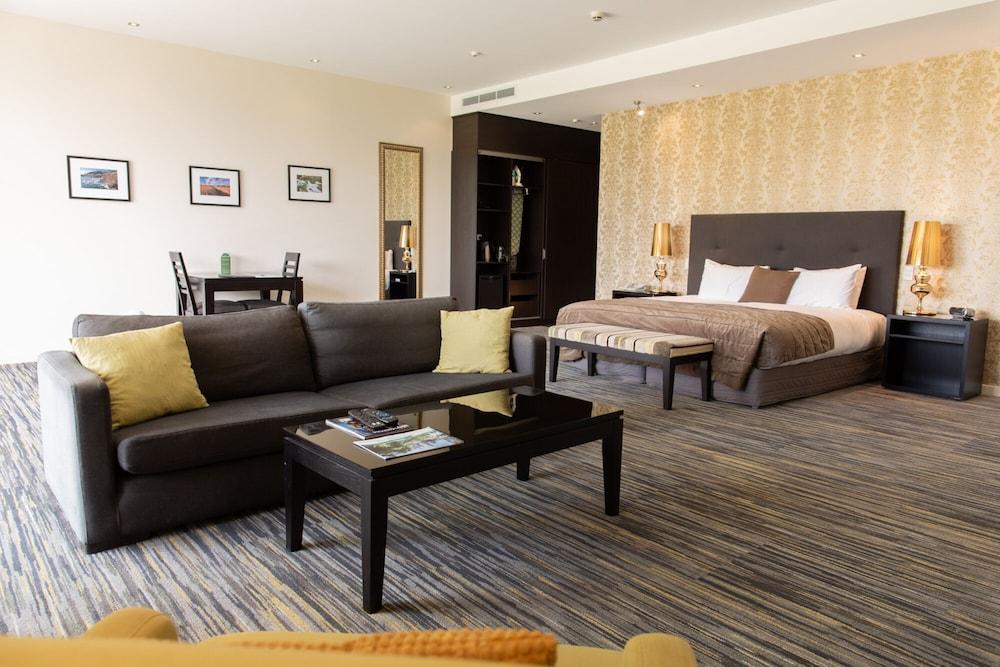 Braemar Lodge And Spa Hanmer Springs Εξωτερικό φωτογραφία Suite at the Radisson Blu Hotel, Brussels