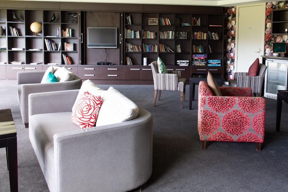 Braemar Lodge And Spa Hanmer Springs Εξωτερικό φωτογραφία The library at the Royal Society