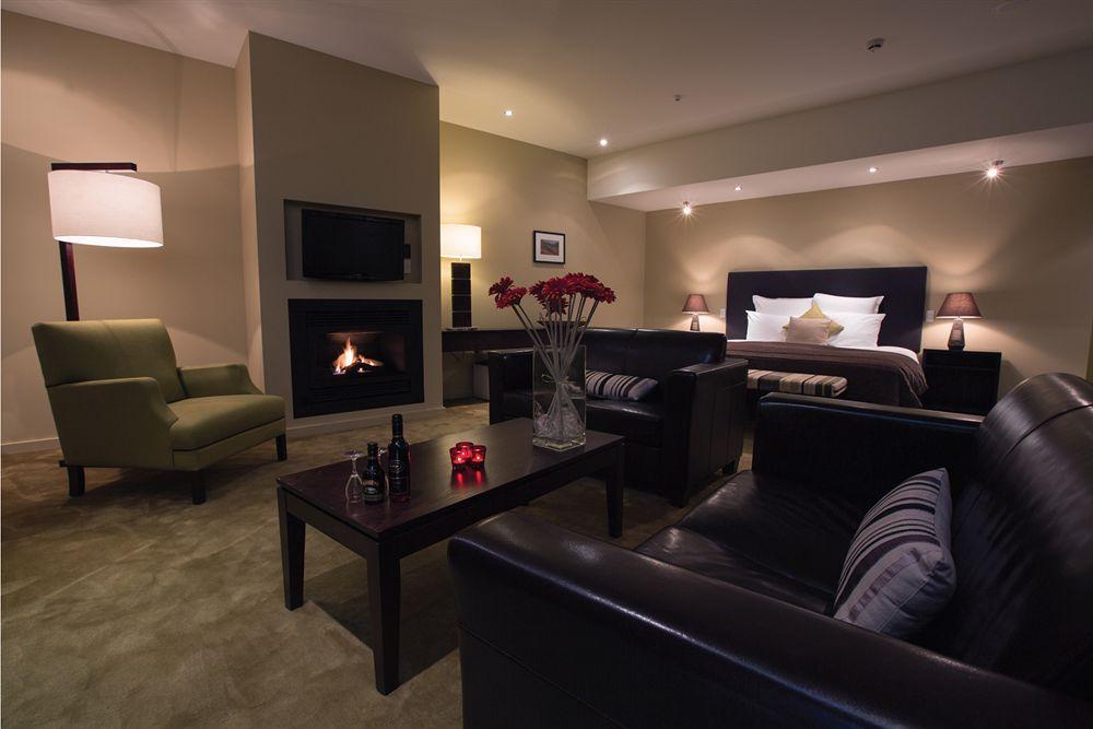 Braemar Lodge And Spa Hanmer Springs Εξωτερικό φωτογραφία A suite at the hotel